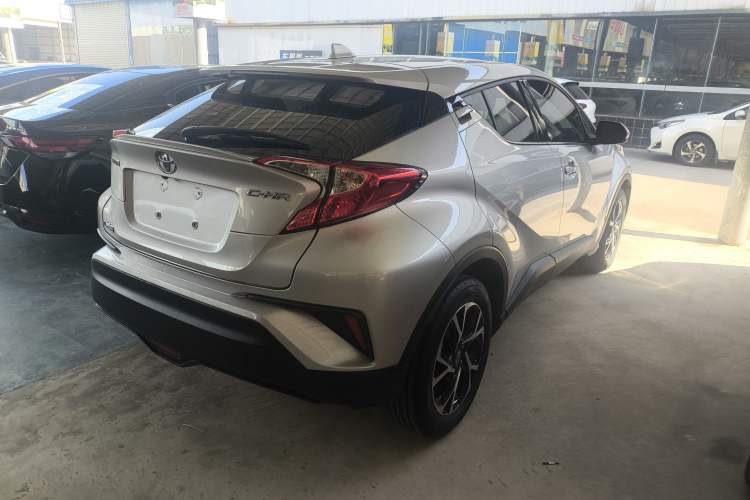 Used Toyota C-HR 2020 2.0L Leading Edition Exterior 5