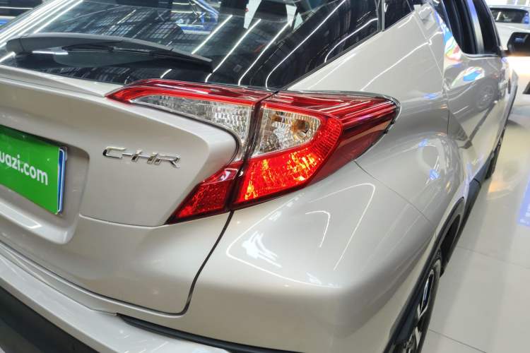Used Toyota C-HR 2020 2.0L Comfort Edition Exterior 6