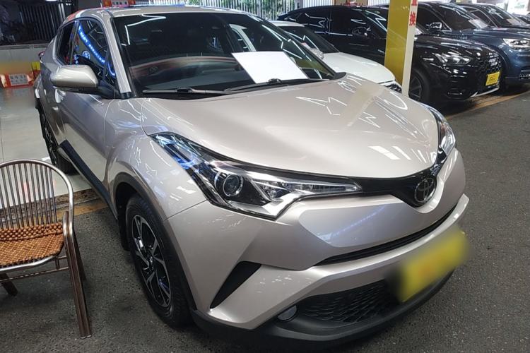 Used Toyota C-HR 2020 2.0L Leading Edition Front Right 45 Deg