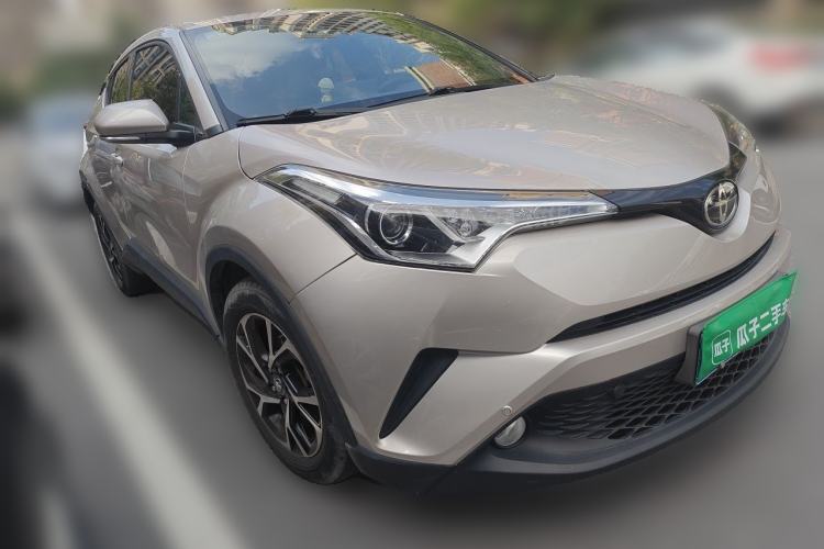 Used Toyota C-HR 2020 2.0L Leading Edition Front Right 45 Deg