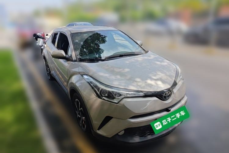 Used Toyota C-HR 2020 2.0L Leading Edition Front Right 45 Deg