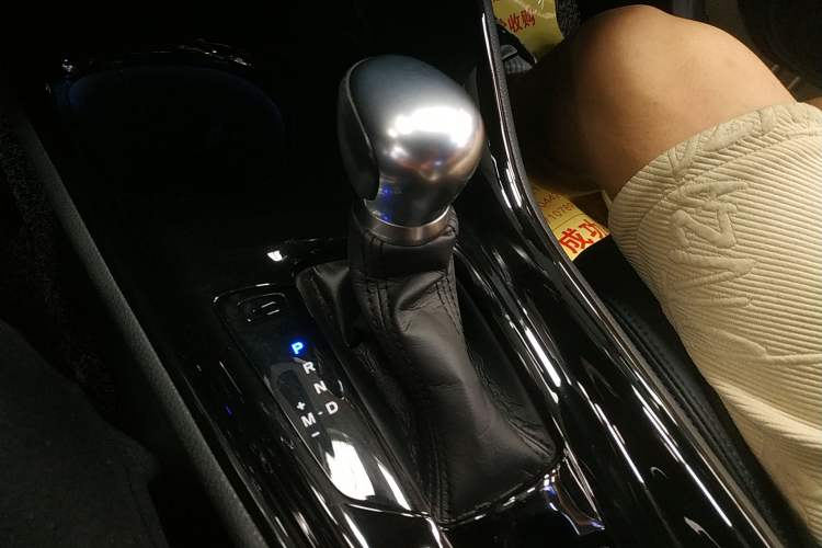 Used Toyota C-HR 2020 2.0L Leading Edition Gear Lever