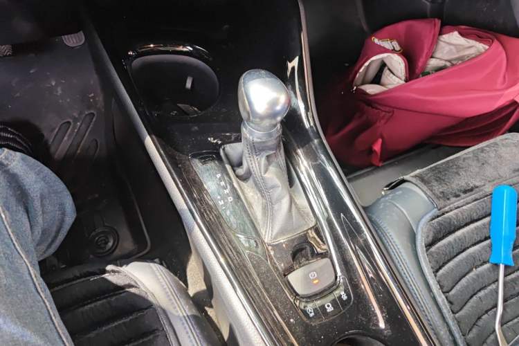 Used Toyota C-HR 2020 2.0L Leading Edition Gear Lever