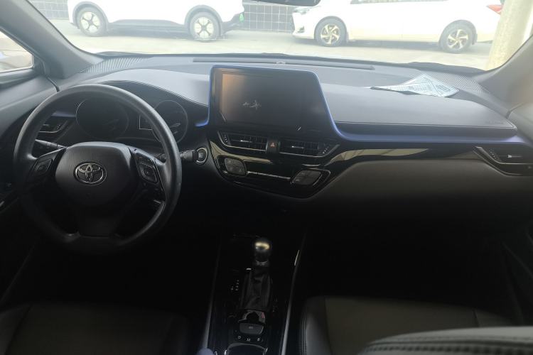 Used Toyota C-HR 2020 2.0L Leading Edition Interior 1