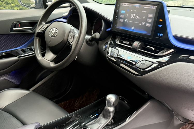 Used Toyota C-HR 2020 2.0L Leading Edition Interior 1