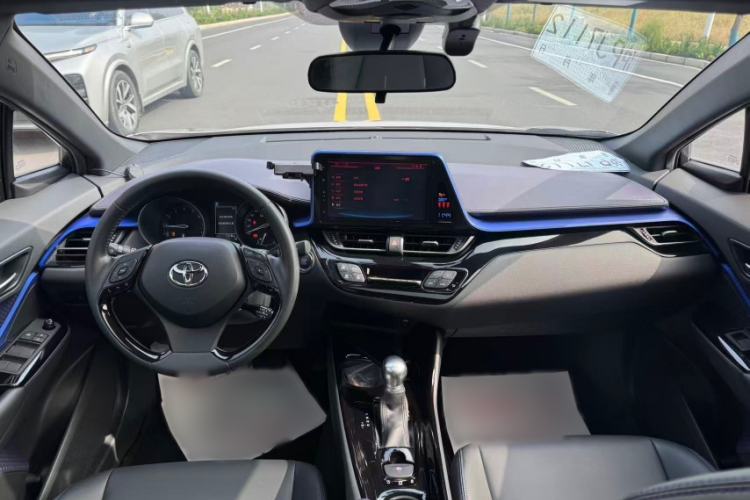 Used Toyota C-HR 2020 2.0L Luxury Edition Interior 1