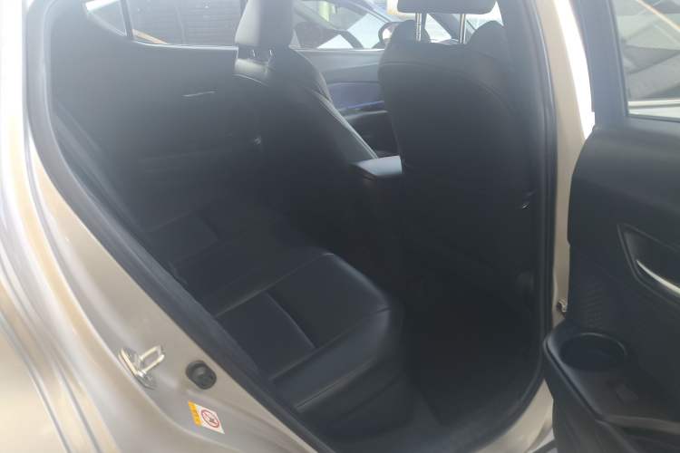 Used Toyota C-HR 2020 2.0L Leading Edition Interior 10