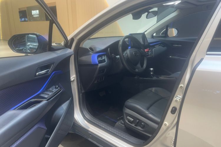 Used Toyota C-HR 2020 2.0L Leading Edition Interior 11