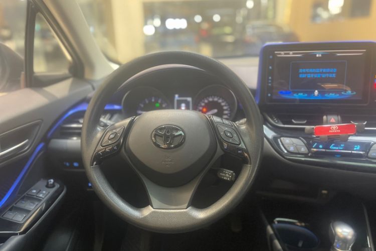 Used Toyota C-HR 2020 2.0L Leading Edition Interior 2