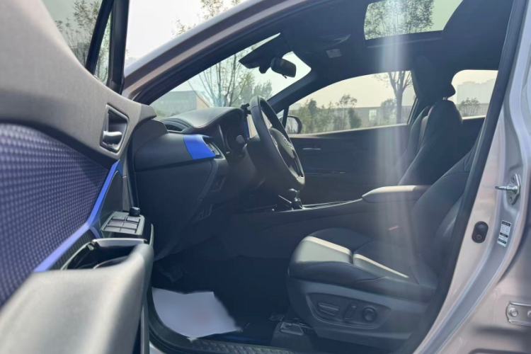 Used Toyota C-HR 2020 2.0L Luxury Edition Interior 2