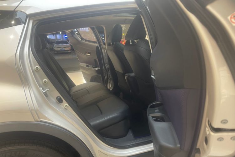 Used Toyota C-HR 2020 2.0L Leading Edition Interior 3