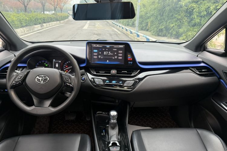 Used Toyota C-HR 2020 2.0L Leading Edition Interior 3