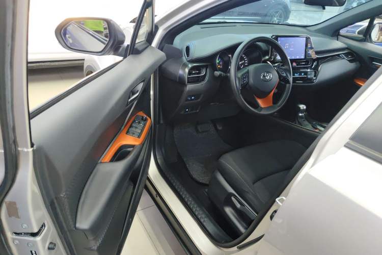 Used Toyota C-HR 2020 2.0L Comfort Edition Interior 3