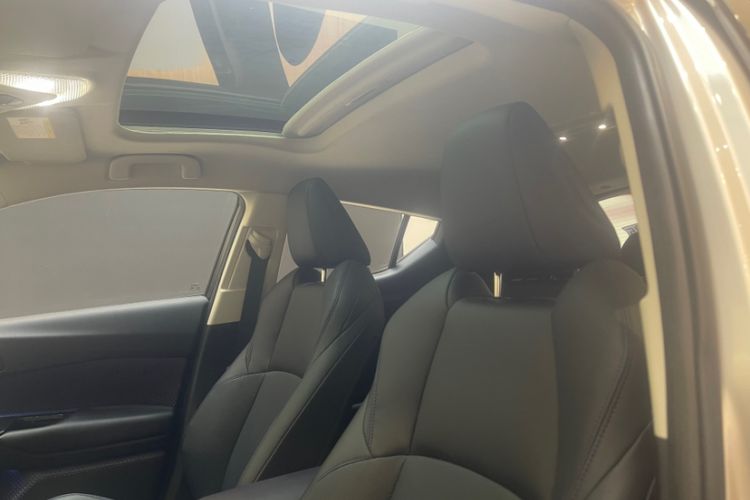 Used Toyota C-HR 2020 2.0L Leading Edition Interior 5