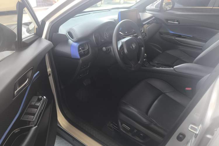 Used Toyota C-HR 2020 2.0L Leading Edition Interior 5