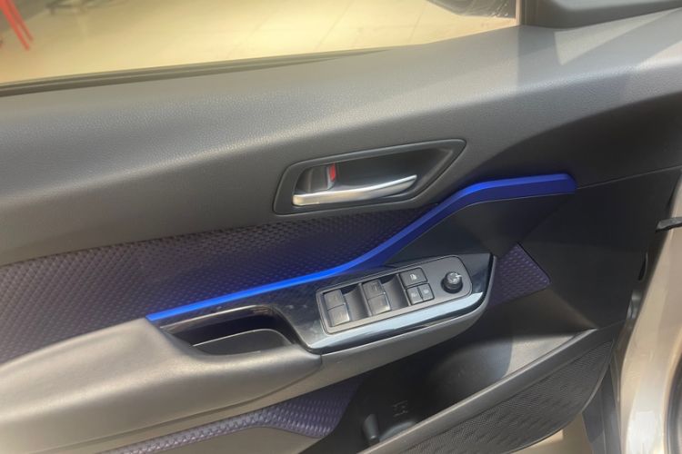 Used Toyota C-HR 2020 2.0L Leading Edition Interior 6