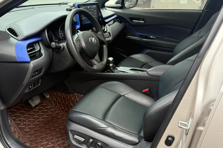 Used Toyota C-HR 2020 2.0L Leading Edition Interior 6