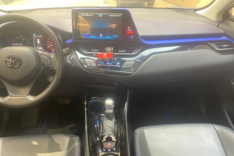 Used Toyota C-HR 2020 2.0L Leading Edition Interior 7