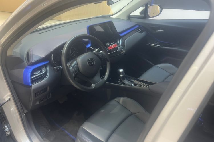 Used Toyota C-HR 2020 2.0L Leading Edition Interior 8