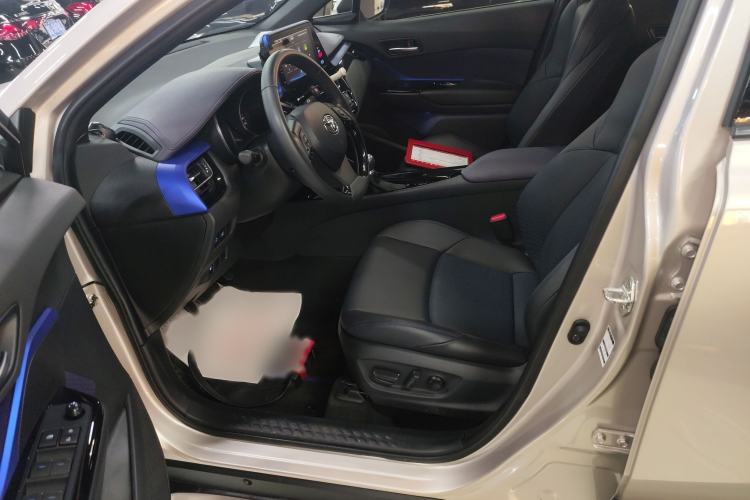 Used Toyota C-HR 2020 2.0L Luxury Edition Left Front Seat