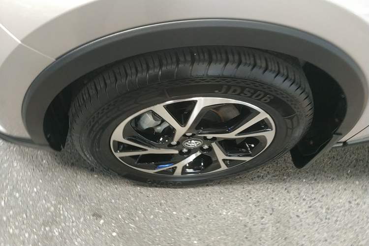 Used Toyota C-HR 2020 2.0L Leading Edition Left Front Wheel Hub