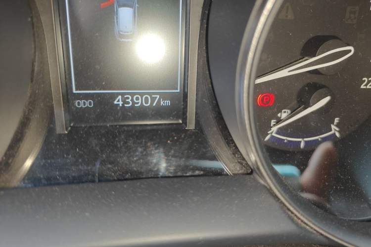 Used Toyota C-HR 2020 2.0L Leading Edition Odometer Close Up
