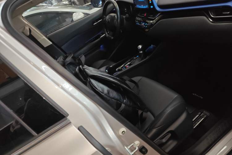 Used Toyota C-HR 2020 2.0L Leading Edition Right Front Seat