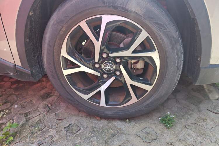 Used Toyota C-HR 2020 2.0L Luxury Edition Right Front Wheel Hub