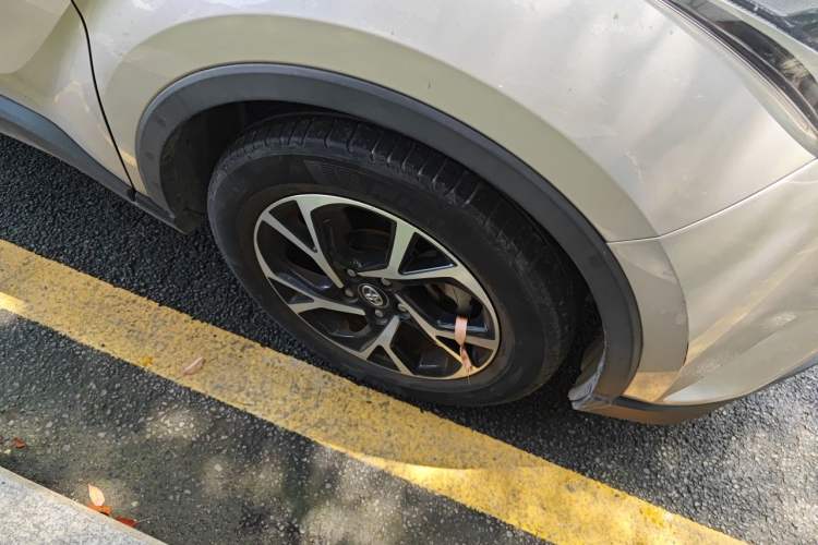 Used Toyota C-HR 2020 2.0L Leading Edition Right Front Wheel Hub