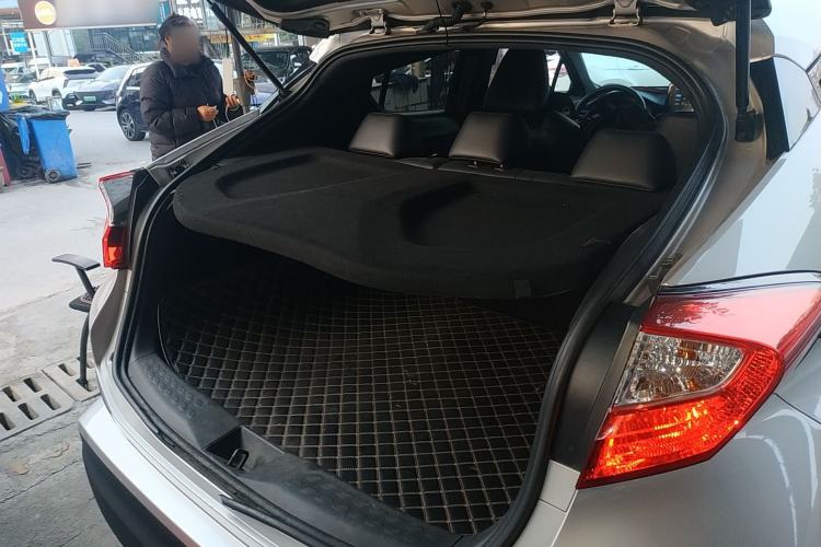 Used Toyota C-HR 2020 2.0L Leading Edition Trunk