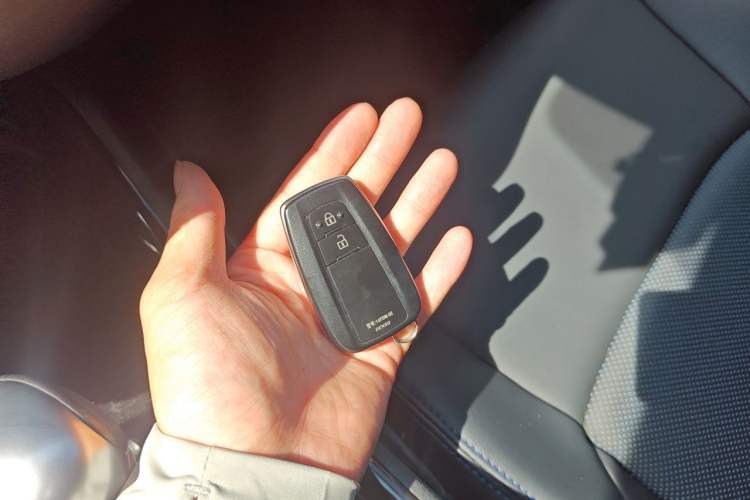 Used Toyota C-HR 2020 2.0L Luxury Edition Vehicle Key