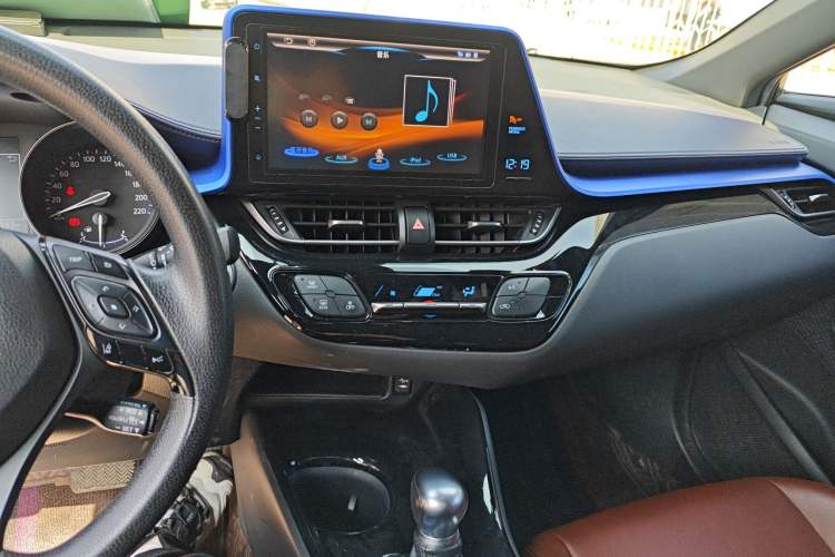 Used Toyota C-HR 2020 2.0L Comfort Edition Audio And AC Panel