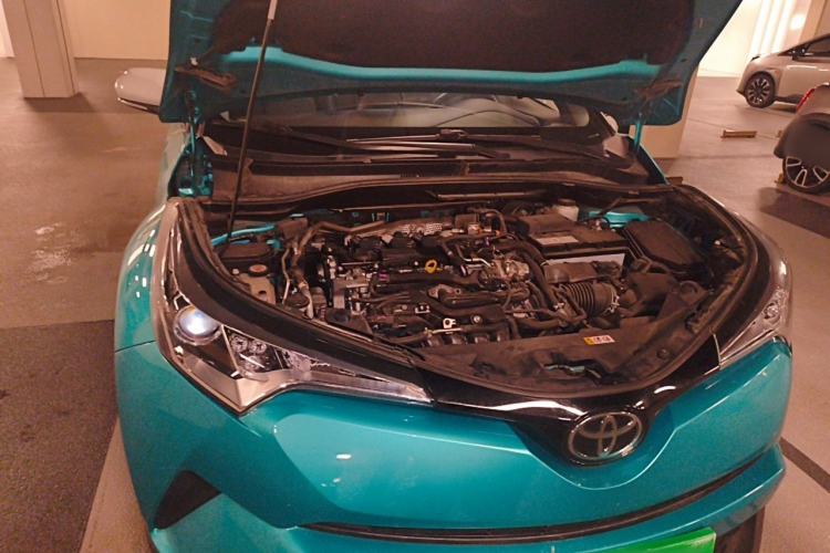 Used Toyota C-HR 2020 2.0L Leading Edition Engine Bay Right