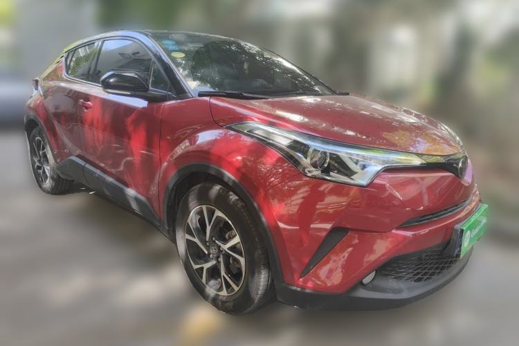 Used Toyota C-HR 2020 2.0L Leading Edition Front Right 45 Deg