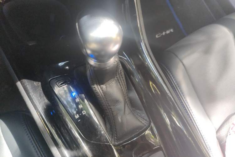 Used Toyota C-HR 2020 2.0L Leading Edition Gear Lever