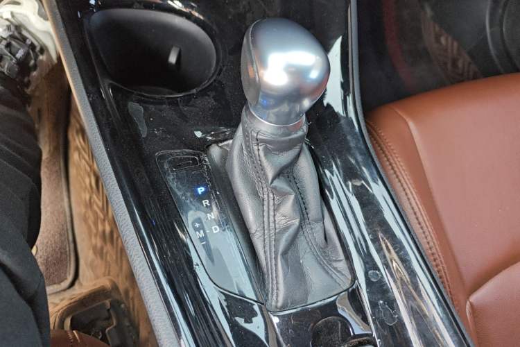 Used Toyota C-HR 2020 2.0L Comfort Edition Gear Lever
