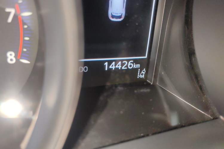 Used Toyota C-HR 2020 2.0L Leading Edition Odometer Close Up