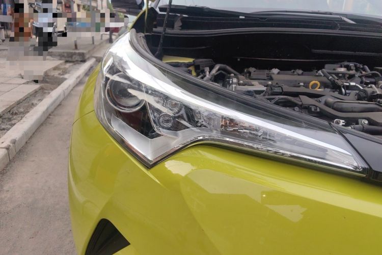Used Toyota C-HR 2020 2.0L Leading Edition Right Front Headlight