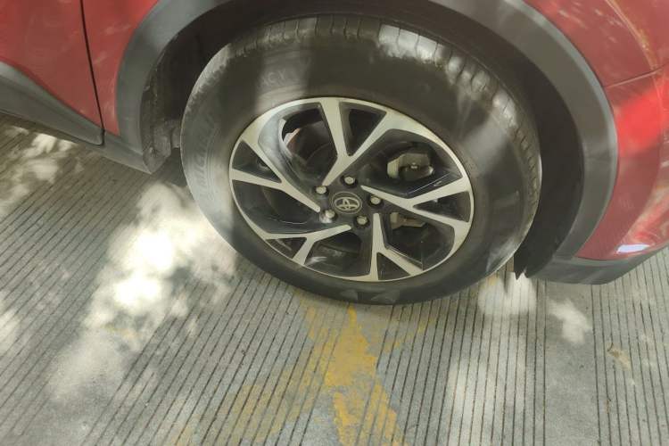 Used Toyota C-HR 2020 2.0L Leading Edition Right Front Wheel Hub