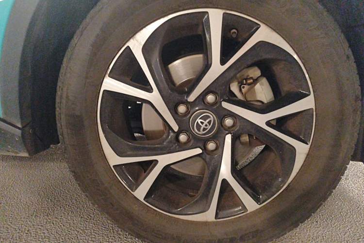 Used Toyota C-HR 2020 2.0L Leading Edition Right Front Wheel Hub