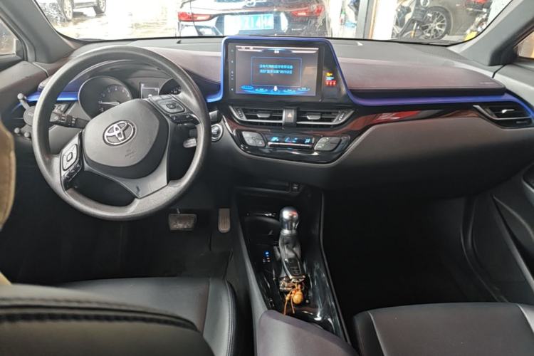 Used Toyota C-HR 2020 2.0L Leading Edition Center Console
