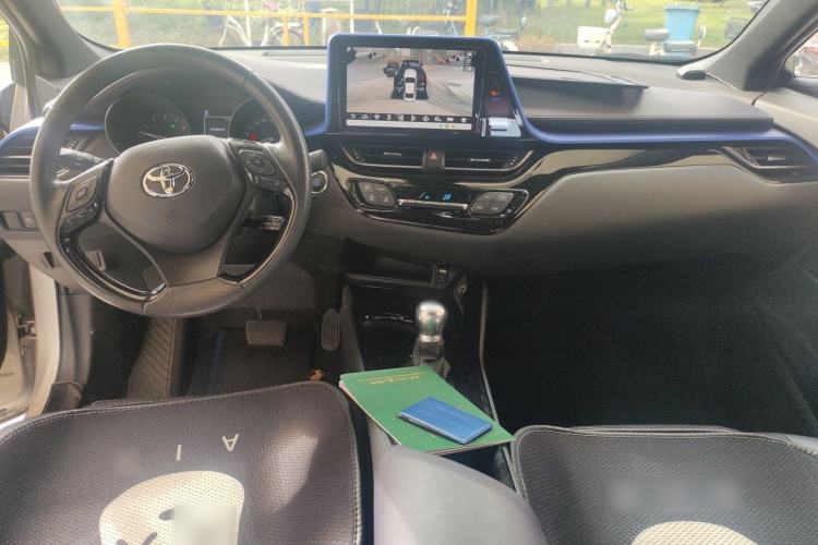 Used Toyota C-HR 2020 2.0L Luxury Edition Center Console