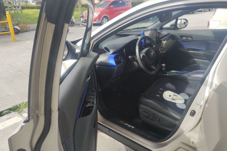 Used Toyota C-HR 2020 2.0L Luxury Edition Driver Seat