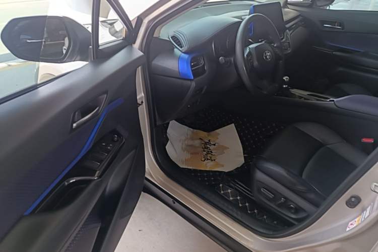 Used Toyota C-HR 2020 2.0L Leading Edition Driver Seat