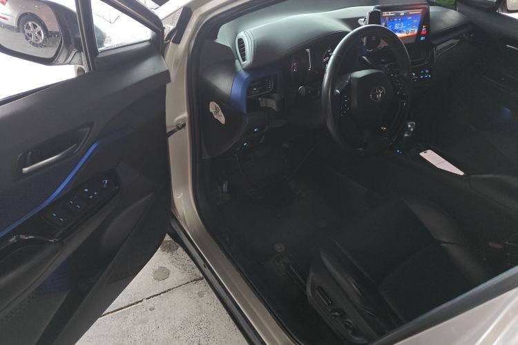 Used Toyota C-HR 2020 2.0L Luxury Edition Driver Seat