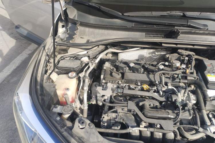 Used Toyota C-HR 2020 2.0L Luxury Edition Engine Bay Right