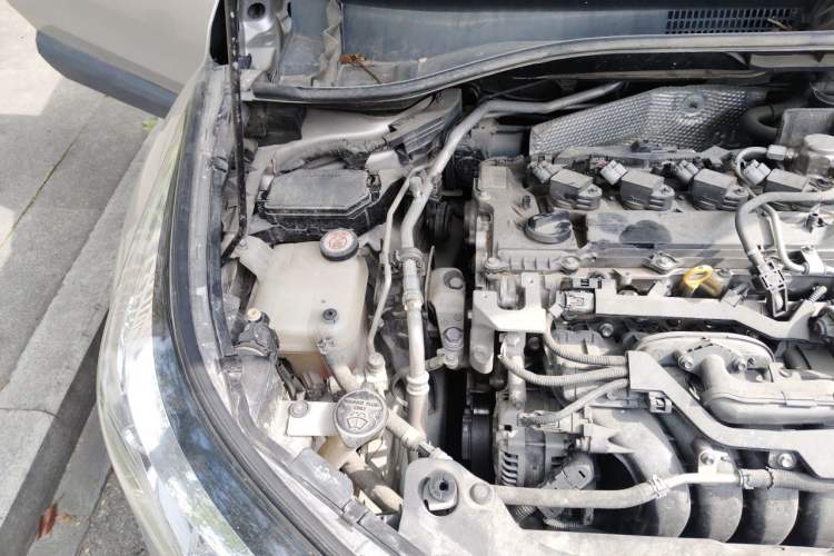 Used Toyota C-HR 2020 2.0L Comfort Edition Engine Bay Right