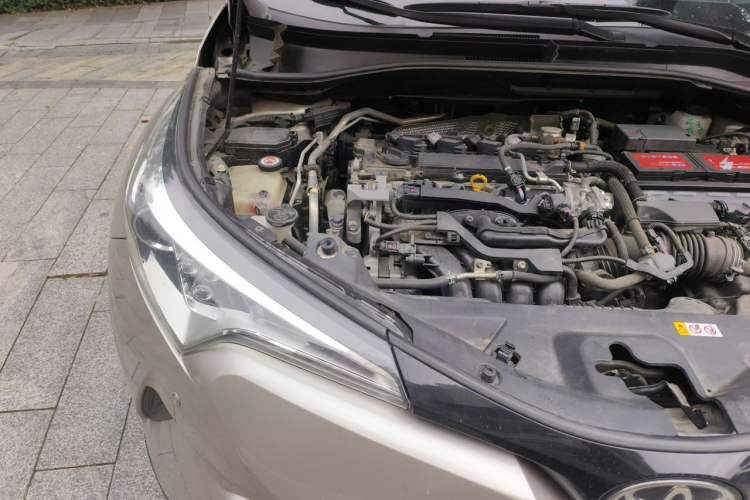 Used Toyota C-HR 2020 2.0L Leading Edition Engine Bay Right