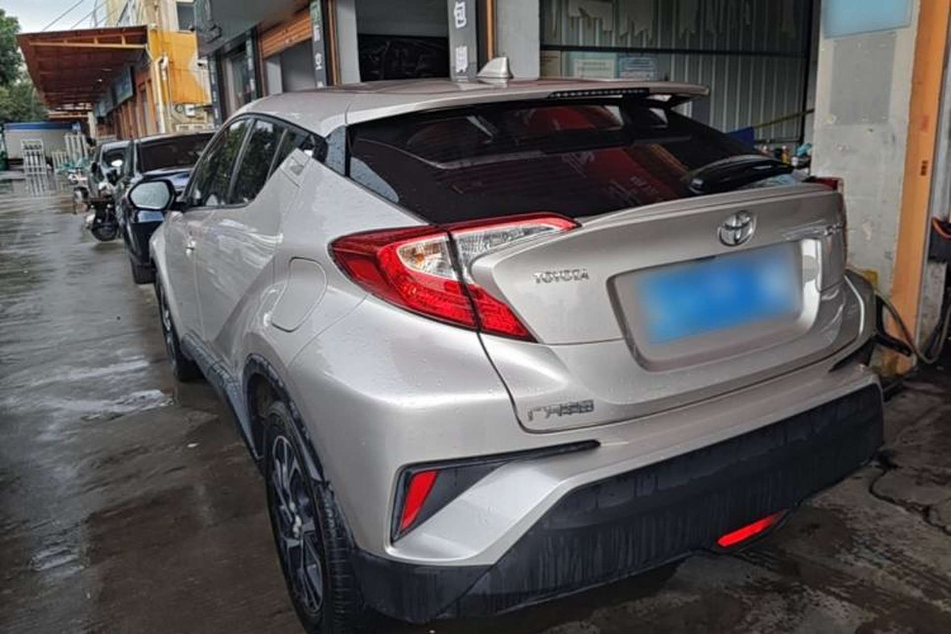 Used Toyota C-HR 2020 2.0L Leading Edition Exterior 2