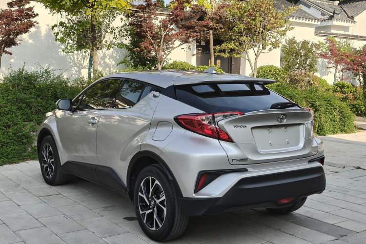 Used Toyota C-HR 2020 2.0L Leading Edition Exterior 3